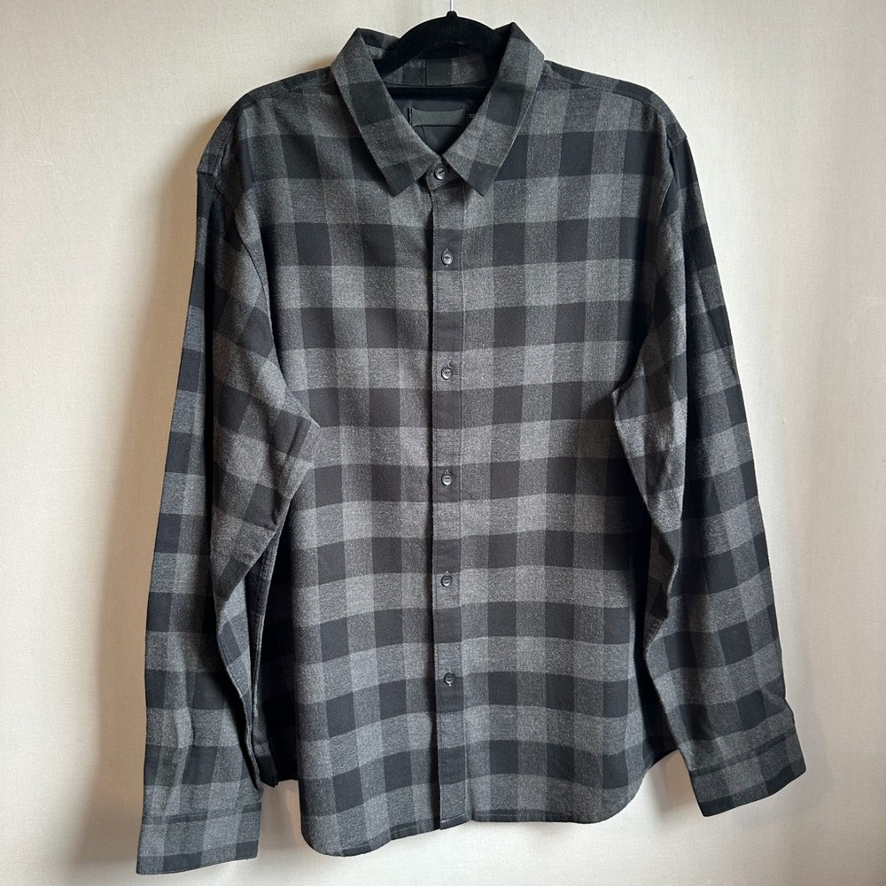 J Brand Black and Gray Casual checkered pattern Button Down Shirt. Size XL